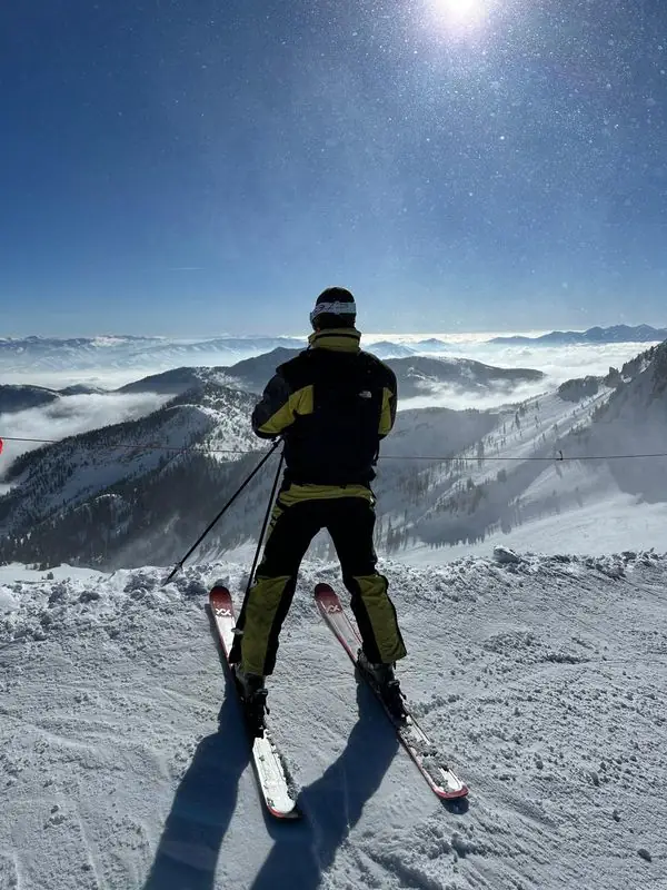 Skiing: Travis Steffens
